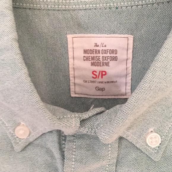 Men’s Gap Oxford Shirt - Picture 2 of 4
